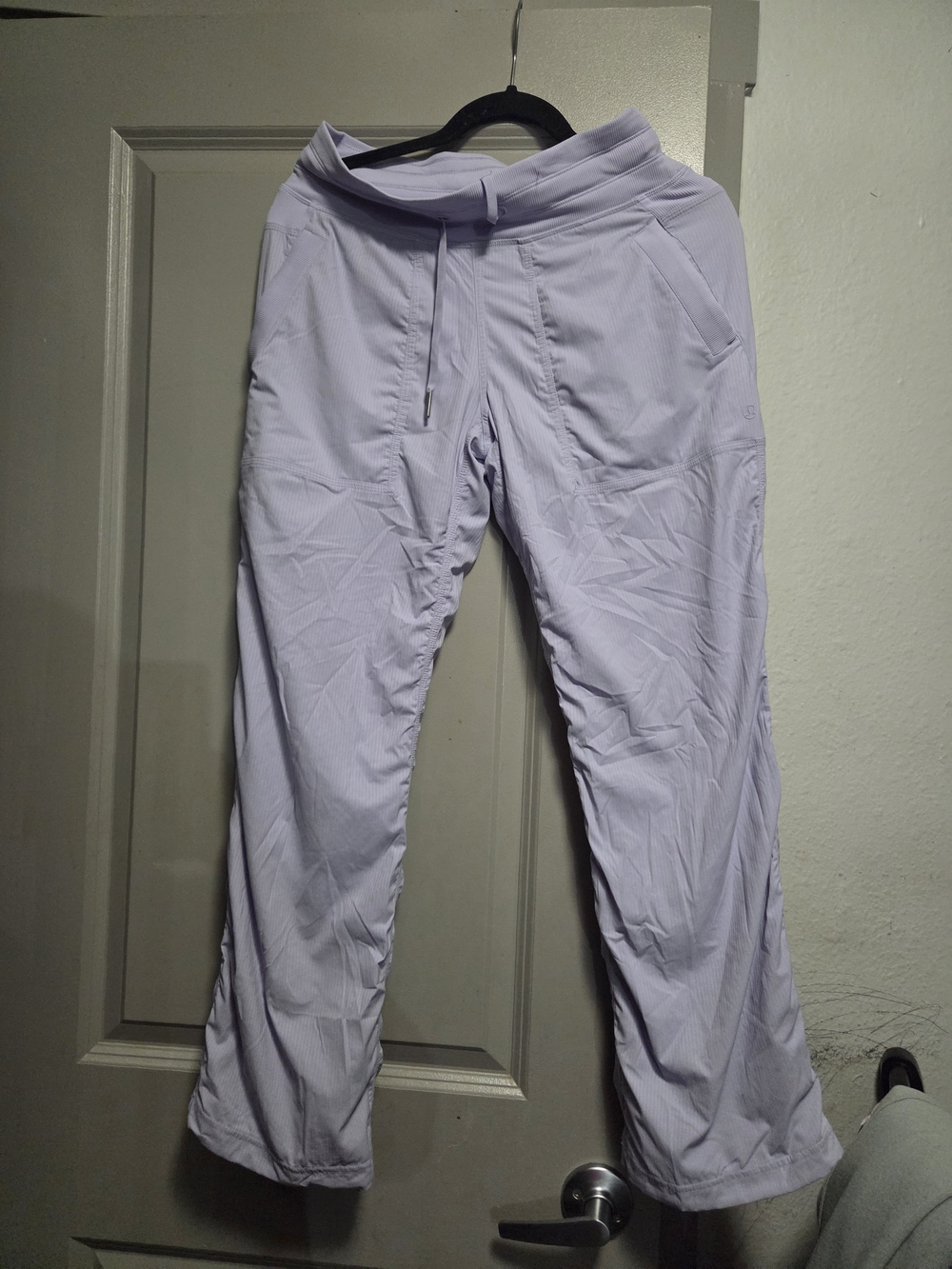 lululemon athletica Women's Light Lavender Capris - Picture 1 of 8